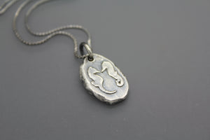 Seahorse Couple on Silver Pebble Pendant - Ashley Lozano Jewelry